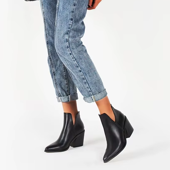 מגפי קוברה נואר