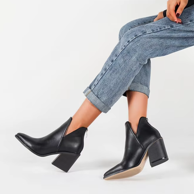 מגפי קוברה נואר